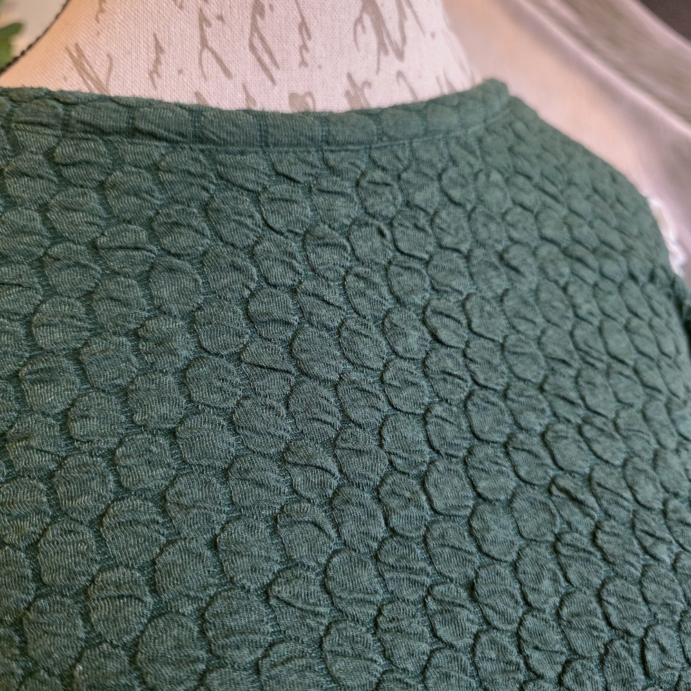 Anthropologie Porridge Green Quilted Textured Top with Leaf Print Sleeves - Picture 3 of 8